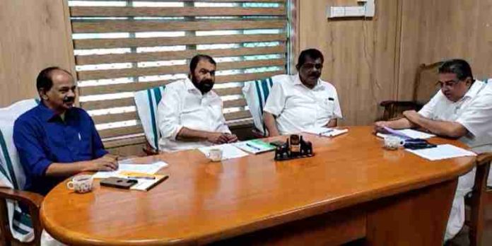 മുതലപ്പൊഴി; മന്ത്രിമാരുടെ നേതൃത്വത്തില് സംയുക്തയോഗം ചേര്ന്നു ; നടപടികള് ഉടന് മുതലപ്പൊഴി; മന്ത്രിമാരുടെ നേതൃത്വത്തില് സംയുക്തയോഗം ചേര്ന്നു ; നടപടികള് ഉടന്
