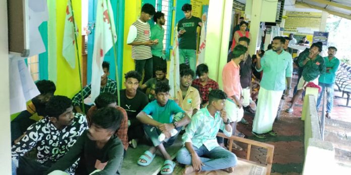 റാന്നി പുതമൺ പാലം ; ഡിവൈഎഫ്ഐയുടെ നേതൃത്വത്തിൽ പ്രതിഷേധ മാർച്ച് നടത്തി റാന്നി പുതമൺ പാലം ; ഡിവൈഎഫ്ഐയുടെ നേതൃത്വത്തിൽ പ്രതിഷേധ മാർച്ച് നടത്തി