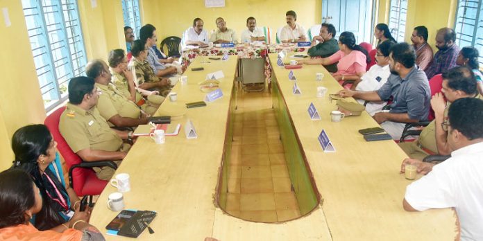 കോഴഞ്ചേരി – പുതമണ് കെഎസ്ആര്ടിസി ഷട്ടില് സര്വീസ് തിങ്കളാഴ്ച മുതല് കോഴഞ്ചേരി – പുതമണ് കെഎസ്ആര്ടിസി ഷട്ടില് സര്വീസ് തിങ്കളാഴ്ച മുതല്