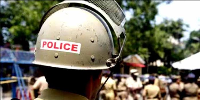 പ്രതിഷേധങ്ങളുടെ ‘തലതല്ലി പൊളിച്ച് ‘ആഭ്യന്തരവകുപ്പ് ; മൂക്കുകയർ അഴിച്ചുവിട്ട ‘പിണറായി പോലീസ്’ പ്രതിഷേധങ്ങളുടെ ‘തലതല്ലി പൊളിച്ച് ‘ആഭ്യന്തരവകുപ്പ് ; മൂക്കുകയർ അഴിച്ചുവിട്ട ‘പിണറായി പോലീസ്’
