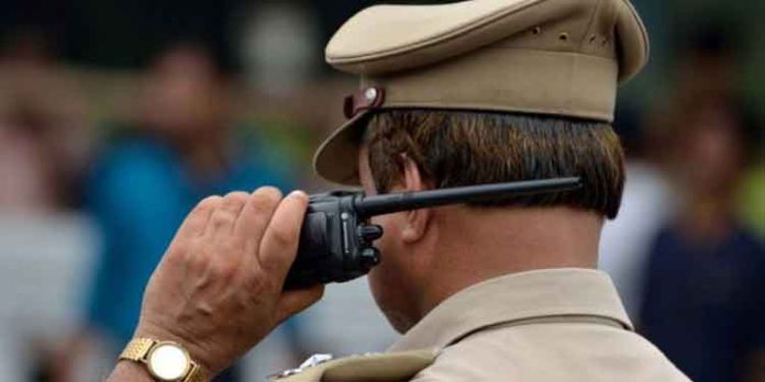 ബലാത്സംഗ കേസ് പ്രതിയുടെ മർദ്ദനത്തിൽ പോലീസ് ഉദ്യോഗസ്ഥന്റെ പല്ലൊടിഞ്ഞു ബലാത്സംഗ കേസ് പ്രതിയുടെ മർദ്ദനത്തിൽ പോലീസ് ഉദ്യോഗസ്ഥന്റെ പല്ലൊടിഞ്ഞു