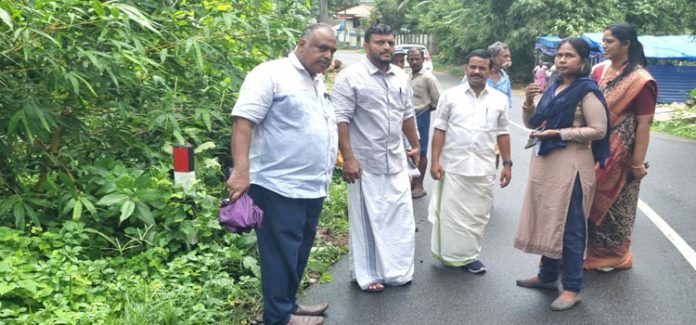 റോഡ് പുനരുദ്ധാരണം ; നിര്മ്മാണ പ്രവര്ത്തികള് വിലയിരുത്തി അഡ്വ പ്രമോദ് നാരായണ് എംഎല്എ റോഡ് പുനരുദ്ധാരണം ; നിര്മ്മാണ പ്രവര്ത്തികള് വിലയിരുത്തി അഡ്വ പ്രമോദ് നാരായണ് എംഎല്എ