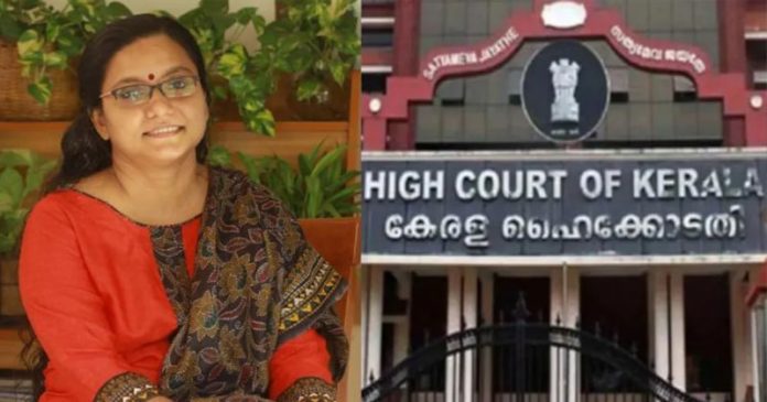 പ്രിയാ വര്ഗീസിന്റെ നിയമനം ശരിവെച്ച ഹൈക്കോടതി വിധിക്കെതിരെ യു.ജി.സി സുപ്രീം കോടതിയില് പ്രിയാ വര്ഗീസിന്റെ നിയമനം ശരിവെച്ച ഹൈക്കോടതി വിധിക്കെതിരെ യു.ജി.സി സുപ്രീം കോടതിയില്