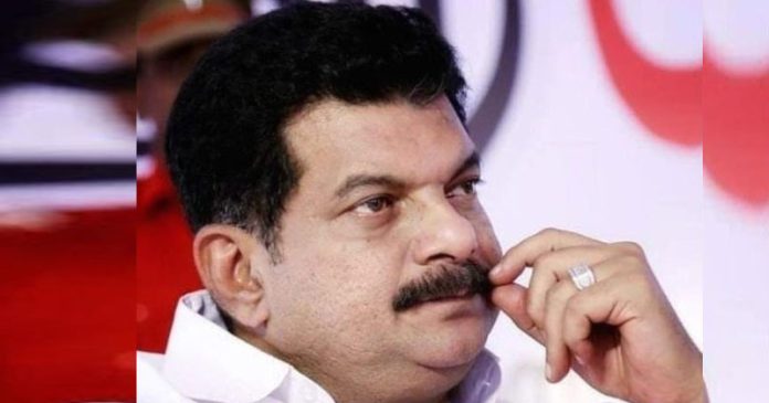 പി വി അൻവർ എം എൽ എക്കെതിരായ മിച്ചഭൂമി കേസ് ഹൈക്കോടതി ഇന്ന് വീണ്ടും പരിഗണിക്കും പി വി അൻവർ എം എൽ എക്കെതിരായ മിച്ചഭൂമി കേസ് ഹൈക്കോടതി ഇന്ന് വീണ്ടും പരിഗണിക്കും