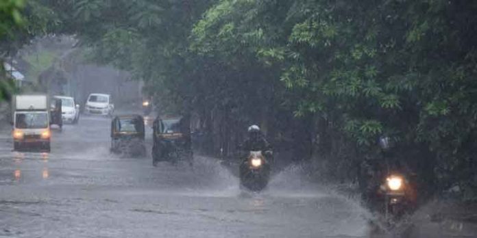 മഴ മുന്നറിയിപ്പില് മാറ്റം ; നാല് ജില്ലകളില് ഓറഞ്ച് അലര്ട്ട്, ഏഴിടത്ത് യെല്ലോ മഴ മുന്നറിയിപ്പില് മാറ്റം ; നാല് ജില്ലകളില് ഓറഞ്ച് അലര്ട്ട്, ഏഴിടത്ത് യെല്ലോ