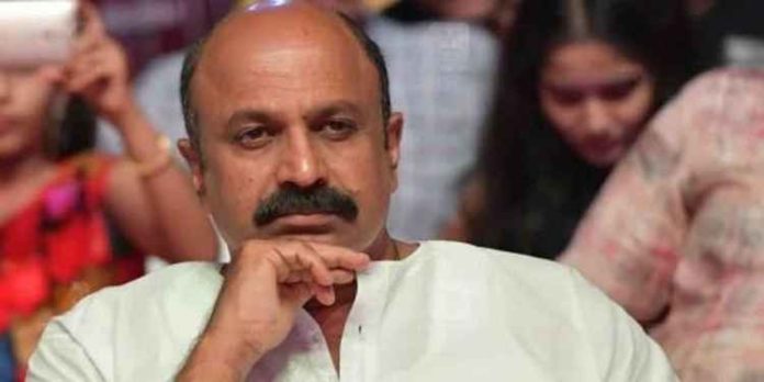 നീക്കം കൊച്ചി സിറ്റി പോലീസ് അറിയാതെ? സിദ്ദിഖിൻ്റെ മകൻ്റെ സുഹൃത്തുക്കളെ 8 മണിക്കൂർ ചോദ്യം ചെയ്തു, വിട്ടയച്ചു നീക്കം കൊച്ചി സിറ്റി പോലീസ് അറിയാതെ? സിദ്ദിഖിൻ്റെ മകൻ്റെ സുഹൃത്തുക്കളെ 8 മണിക്കൂർ ചോദ്യം ചെയ്തു, വിട്ടയച്ചു