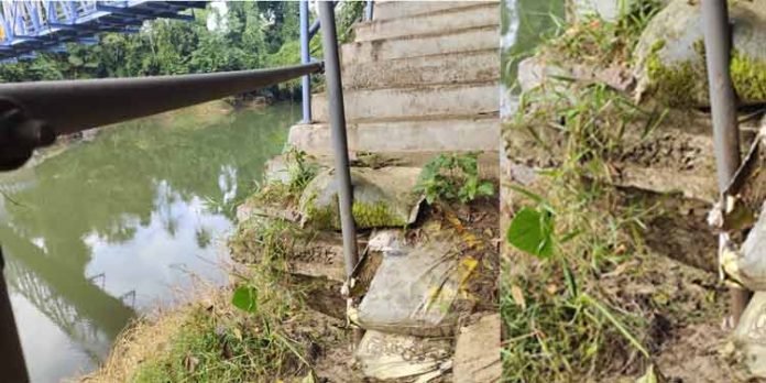 വലഞ്ചുഴി നടപ്പാലം അപകടത്തില് ; ഏതു നിമിഷവും തകര്ന്നു വീഴാം വലഞ്ചുഴി നടപ്പാലം അപകടത്തില് ; ഏതു നിമിഷവും തകര്ന്നു വീഴാം