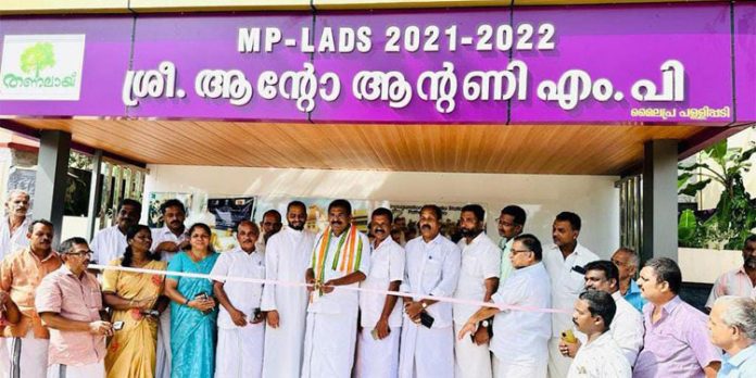 മൈലപ്രായിൽ ബസ് കാത്തിരിപ്പ് കേന്ദ്രം ഉദ്ഘാടനം ചെയ്തു മൈലപ്രായിൽ ബസ് കാത്തിരിപ്പ് കേന്ദ്രം ഉദ്ഘാടനം ചെയ്തു