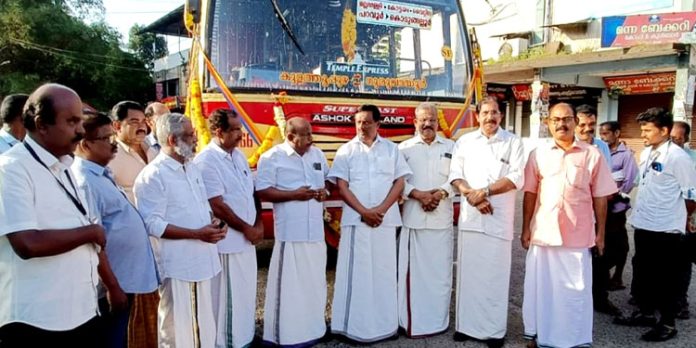 കുളത്തുപ്പുഴ-മല്ലപ്പള്ളി-ഗുരുവായൂർ റൂട്ടിൽ പുതിയ കെഎസ്ആർടിസി സർവീസ് ആരംഭിച്ചു കുളത്തുപ്പുഴ-മല്ലപ്പള്ളി-ഗുരുവായൂർ റൂട്ടിൽ പുതിയ കെഎസ്ആർടിസി സർവീസ് ആരംഭിച്ചു