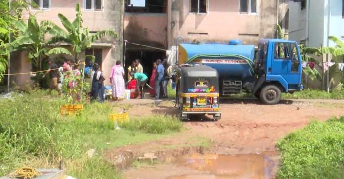 വെള്ളത്തിനായി അഞ്ചാം ദിനവും നെട്ടോട്ടമോടി സ്നേഹതീരം ; ദുരിതം വെള്ളത്തിനായി അഞ്ചാം ദിനവും നെട്ടോട്ടമോടി സ്നേഹതീരം ; ദുരിതം