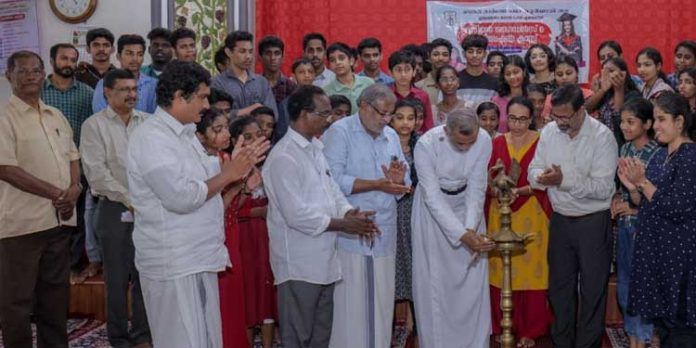 അറിവിൻ്റെ സാധ്യതകൾ തേടുന്ന അതുല്യപ്രതിഭാശാലികളായി വിദ്യാർത്ഥികൾ മാറണം: റവ.സി.വി. സൈമൺ അറിവിൻ്റെ സാധ്യതകൾ തേടുന്ന അതുല്യപ്രതിഭാശാലികളായി വിദ്യാർത്ഥികൾ മാറണം: റവ.സി.വി. സൈമൺ