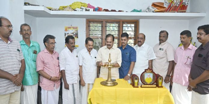 പൊതുയോഗവും എസ്.എസ്.എല്.സി, പ്ലസ് ടു വിജയികള്ക്കുള്ള അവാര്ഡ് വിതരണവും പൊതുയോഗവും എസ്.എസ്.എല്.സി, പ്ലസ് ടു വിജയികള്ക്കുള്ള അവാര്ഡ് വിതരണവും