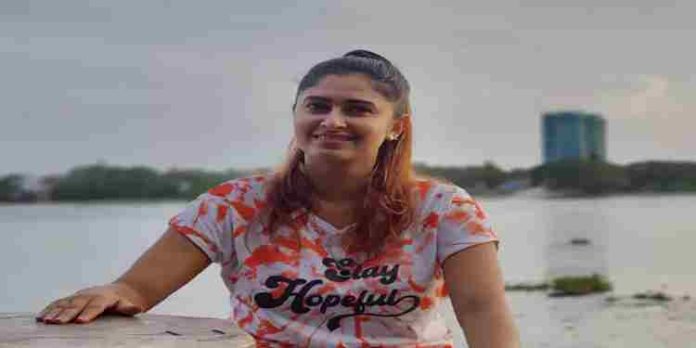 ലക്ഷദ്വീപിലെ ജനങ്ങള്ക്കു വേണ്ടത് മദ്യമല്ല, അടിസ്ഥാന സൌകര്യങ്ങളാണ് : ഐഷ സുല്ത്താന ലക്ഷദ്വീപിലെ ജനങ്ങള്ക്കു വേണ്ടത് മദ്യമല്ല, അടിസ്ഥാന സൌകര്യങ്ങളാണ് : ഐഷ സുല്ത്താന