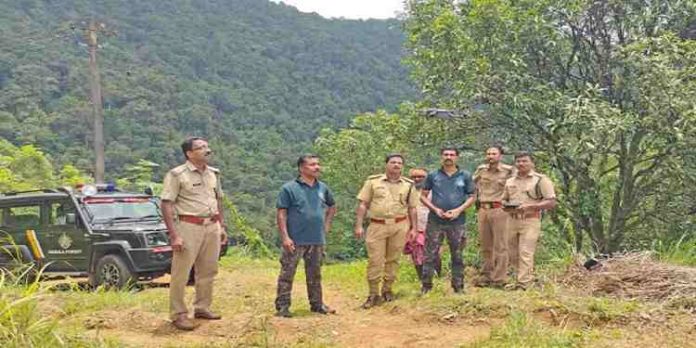 ചപ്പമലയിൽ കടുവകൾ ; നിരീക്ഷണം ശക്തമാക്കി വനം വകുപ്പ് ചപ്പമലയിൽ കടുവകൾ ; നിരീക്ഷണം ശക്തമാക്കി വനം വകുപ്പ്