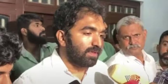 പാര്ട്ടി ഏല്പ്പിച്ച ദൗത്യം നിറവേറ്റും ; പ്രതികരണവുമായി ചാണ്ടി ഉമ്മന് പാര്ട്ടി ഏല്പ്പിച്ച ദൗത്യം നിറവേറ്റും ; പ്രതികരണവുമായി ചാണ്ടി ഉമ്മന്