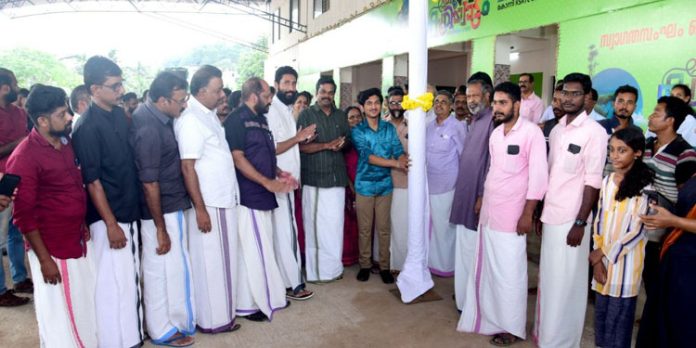 കോന്നി കരിയാട്ടം : പന്തല് നിര്മ്മാണം ആരംഭിച്ചു കോന്നി കരിയാട്ടം : പന്തല് നിര്മ്മാണം ആരംഭിച്ചു