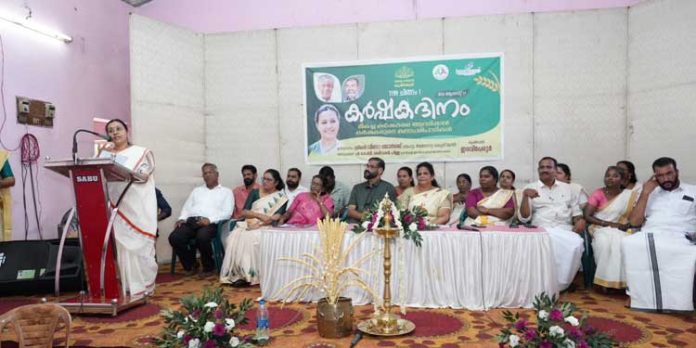 കാര്ഷികവൃത്തി മുന്നോട്ട് കൊണ്ട് പോകേണ്ടത് അനിവാര്യം ; ആരോഗ്യമന്ത്രി വീണ ജോര്ജ് കാര്ഷികവൃത്തി മുന്നോട്ട് കൊണ്ട് പോകേണ്ടത് അനിവാര്യം ; ആരോഗ്യമന്ത്രി വീണ ജോര്ജ്