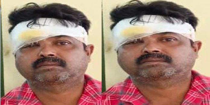 വയോധികനെ കമ്പിക്കൊണ്ട് തലയ്ക്ക് അടിച്ച് പരിക്കേല്പ്പിച്ചു ; പ്രതി പിടിയില് വയോധികനെ കമ്പിക്കൊണ്ട് തലയ്ക്ക് അടിച്ച് പരിക്കേല്പ്പിച്ചു ; പ്രതി പിടിയില്
