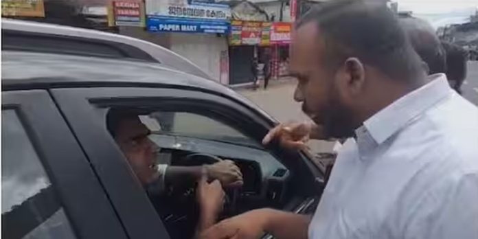 ഹർത്താലിനിടെ ശബരിമല തീർത്ഥാടനം കഴിഞ്ഞ് മടങ്ങിയ ഡ്രൈവർക്ക് മർദ്ദനം ; കേസ് ഹർത്താലിനിടെ ശബരിമല തീർത്ഥാടനം കഴിഞ്ഞ് മടങ്ങിയ ഡ്രൈവർക്ക് മർദ്ദനം ; കേസ്