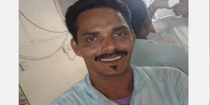 മത്സ്യബന്ധനത്തിനിടെ തോണി മറിഞ്ഞ് ഒരാള് മരിച്ചു ; രണ്ടുപേര് നീന്തി രക്ഷപെട്ടു മത്സ്യബന്ധനത്തിനിടെ തോണി മറിഞ്ഞ് ഒരാള് മരിച്ചു ; രണ്ടുപേര് നീന്തി രക്ഷപെട്ടു
