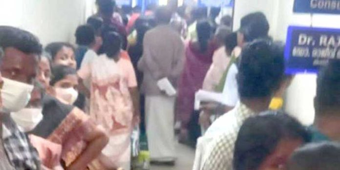 അടൂർ ജനറൽ ആശുപത്രിയിലെ നിർമ്മാണ പ്രവർത്തനങ്ങൾ നീളുന്നു ; ദുരിതത്തിലായത് രോഗികള് അടൂർ ജനറൽ ആശുപത്രിയിലെ നിർമ്മാണ പ്രവർത്തനങ്ങൾ നീളുന്നു ; ദുരിതത്തിലായത് രോഗികള്