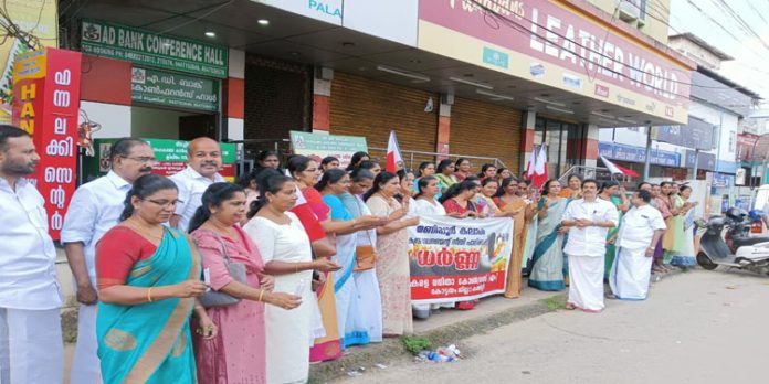 മണിപ്പൂര് കലാപം അമര്ച്ച ചെയ്യുവാന് കേന്ദ്ര സര്ക്കാര് ഇടപെടുന്നില്ല – വനിതാ കോണ്ഗ്രസ് (എം) മണിപ്പൂര് കലാപം അമര്ച്ച ചെയ്യുവാന് കേന്ദ്ര സര്ക്കാര് ഇടപെടുന്നില്ല – വനിതാ കോണ്ഗ്രസ് (എം)