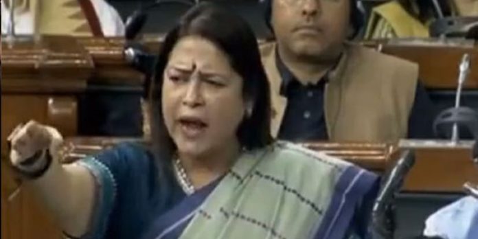 മിണ്ടാതിരിക്കൂ, അല്ലെങ്കിൽ ഇഡി നിങ്ങളുടെ വീട്ടിൽ എത്താം : പ്രതിപക്ഷത്തെ ഭീഷണിപ്പെടുത്തി കേന്ദ്രമന്ത്രി മിണ്ടാതിരിക്കൂ, അല്ലെങ്കിൽ ഇഡി നിങ്ങളുടെ വീട്ടിൽ എത്താം : പ്രതിപക്ഷത്തെ ഭീഷണിപ്പെടുത്തി കേന്ദ്രമന്ത്രി