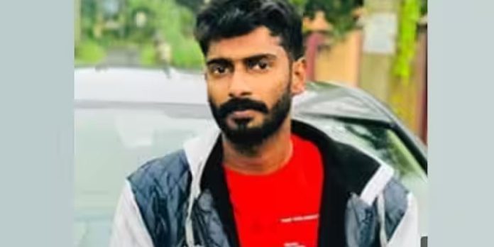 കാർ നിയന്ത്രണം വിട്ട് മറിഞ്ഞ് പ്രവാസി മലയാളി യുവാവ് മരിച്ചു കാർ നിയന്ത്രണം വിട്ട് മറിഞ്ഞ് പ്രവാസി മലയാളി യുവാവ് മരിച്ചു