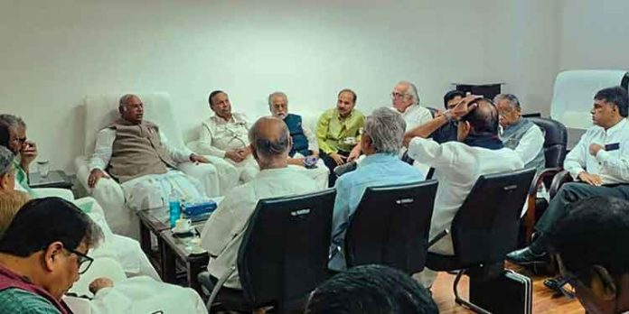 പ്രതിപക്ഷ പാര്ട്ടി കൂട്ടായ്മ ഇന്നും യോഗം ചേരും പ്രതിപക്ഷ പാര്ട്ടി കൂട്ടായ്മ ഇന്നും യോഗം ചേരും