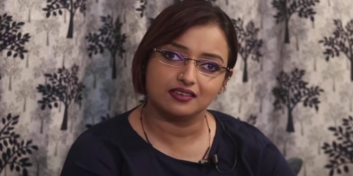ഗണപതിയും അയ്യപ്പനുമെല്ലാം മിത്ത്, പക്ഷേ കെ പദ്ധതികളും ബിരിയാണി ചെമ്പും സത്യം ; പരിഹസിച്ച് സ്വപ്ന സുരേഷ് ഗണപതിയും അയ്യപ്പനുമെല്ലാം മിത്ത്, പക്ഷേ കെ പദ്ധതികളും ബിരിയാണി ചെമ്പും സത്യം ; പരിഹസിച്ച് സ്വപ്ന സുരേഷ്