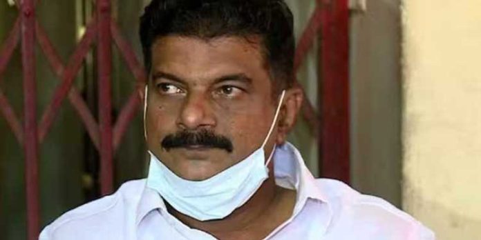 മിച്ച ഭൂമി കേസിൽ നിലമ്പൂർ എംഎൽഎ പി. വി അൻവറിന് രേഖകൾ ഹാജരാക്കാൻ സമയം നീട്ടി നൽകി ലാൻഡ് ബോർഡ് മിച്ച ഭൂമി കേസിൽ നിലമ്പൂർ എംഎൽഎ പി. വി അൻവറിന് രേഖകൾ ഹാജരാക്കാൻ സമയം നീട്ടി നൽകി ലാൻഡ് ബോർഡ്