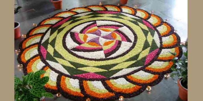 അത്തം മുതല് തിരുവോണം വരെ പൂക്കളം ഒരുക്കേണ്ടത് ഇങ്ങനെ അത്തം മുതല് തിരുവോണം വരെ പൂക്കളം ഒരുക്കേണ്ടത് ഇങ്ങനെ