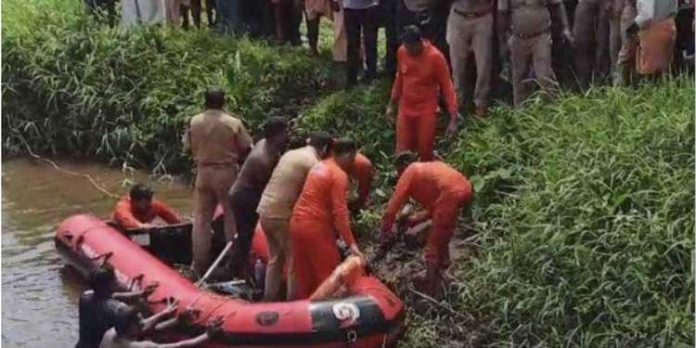 പമ്പയാറ്റിൽ യുവാവിനെ മുങ്ങി മരിച്ച നിലയിൽ കണ്ടെത്തി പമ്പയാറ്റിൽ യുവാവിനെ മുങ്ങി മരിച്ച നിലയിൽ കണ്ടെത്തി