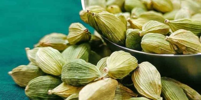 ലോറിയിൽ കൊണ്ടുപോയ ഏലയ്ക്ക തട്ടിക്കൊണ്ടു പോയതായി പരാതി ലോറിയിൽ കൊണ്ടുപോയ ഏലയ്ക്ക തട്ടിക്കൊണ്ടു പോയതായി പരാതി