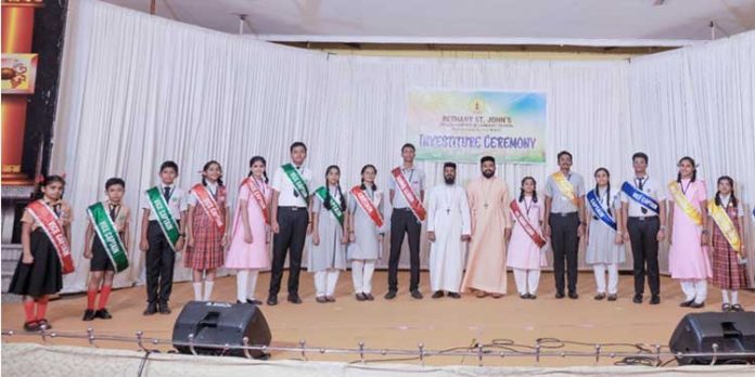 ബഥനി സെന്റ് ജോൺസിൽ ഇൻവെസ്റ്റീച്ചർ സെറിമണി നടത്തി ബഥനി സെന്റ് ജോൺസിൽ ഇൻവെസ്റ്റീച്ചർ സെറിമണി നടത്തി
