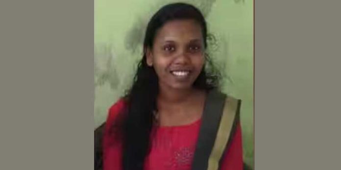 പുതുക്കുളങ്ങരയിൽ യുവതിയെ വീടിനുള്ളിൽ തൂങ്ങി മരിച്ച നിലയിൽ കണ്ടെത്തി പുതുക്കുളങ്ങരയിൽ യുവതിയെ വീടിനുള്ളിൽ തൂങ്ങി മരിച്ച നിലയിൽ കണ്ടെത്തി