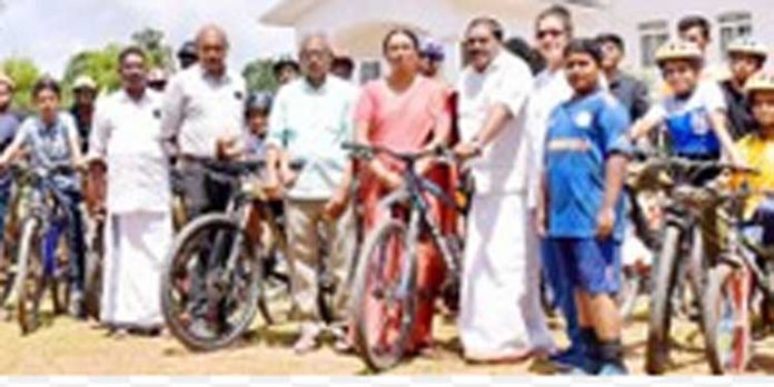 ജില്ല മൗണ്ടെയ്ൻ സൈക്ലിങ് ചാമ്പ്യൻഷിപ്പ് ; എവർറോളിങ് ട്രോഫി സ്വന്തമാക്കി ഇളമണ്ണൂർ ജയ്ഹിന്ദ് മാര്ഷ്യല് ആര്ട്സ് ആൻഡ് സ്പോര്ട്സ് സ്കൂള് ജില്ല മൗണ്ടെയ്ൻ സൈക്ലിങ് ചാമ്പ്യൻഷിപ്പ് ; എവർറോളിങ് ട്രോഫി സ്വന്തമാക്കി ഇളമണ്ണൂർ ജയ്ഹിന്ദ് മാര്ഷ്യല് ആര്ട്സ് ആൻഡ് സ്പോര്ട്സ് സ്കൂള്