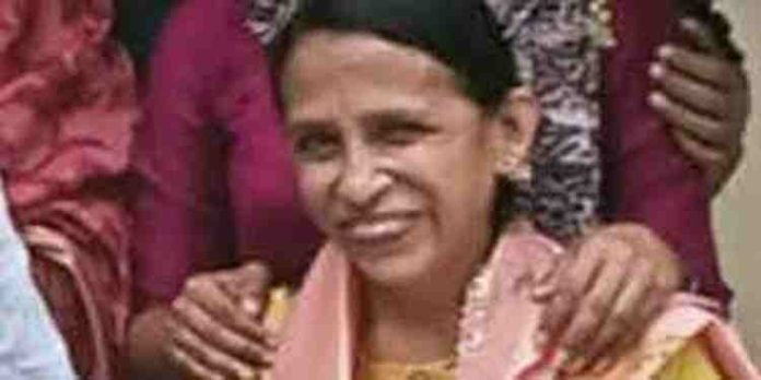 പെരുമ്പാവൂരിൽ ടിപ്പർ ലോറി സ്കൂട്ടറിൽ ഇടിച്ചുണ്ടായ അപകടത്തിൽ വനിതാ ഡോക്ടർ മരിച്ചു പെരുമ്പാവൂരിൽ ടിപ്പർ ലോറി സ്കൂട്ടറിൽ ഇടിച്ചുണ്ടായ അപകടത്തിൽ വനിതാ ഡോക്ടർ മരിച്ചു