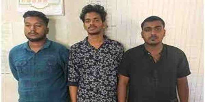 ഓണം സ്പെഷ്യൽ ഡ്രൈവിനോടനുബന്ധിച്ച് എക്സൈസ് നടത്തിയ പരിശോധനയിൽ മൂന്ന് യുവാക്കൾ പിടിയിൽ ഓണം സ്പെഷ്യൽ ഡ്രൈവിനോടനുബന്ധിച്ച് എക്സൈസ് നടത്തിയ പരിശോധനയിൽ മൂന്ന് യുവാക്കൾ പിടിയിൽ