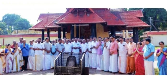 ഗണപതി ഹോമവും സമൂഹ പ്രാർത്ഥനയും നടത്തി ഗണപതി ഹോമവും സമൂഹ പ്രാർത്ഥനയും നടത്തി