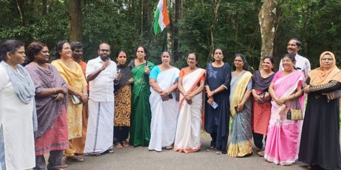 രാഹുല് ഗാന്ധിക്ക് അനുകൂലമായി കോടതി വിധി ; ആഹ്ളാദ പ്രകടനം നടത്തി കോൺഗ്രസ് രാഹുല് ഗാന്ധിക്ക് അനുകൂലമായി കോടതി വിധി ; ആഹ്ളാദ പ്രകടനം നടത്തി കോൺഗ്രസ്
