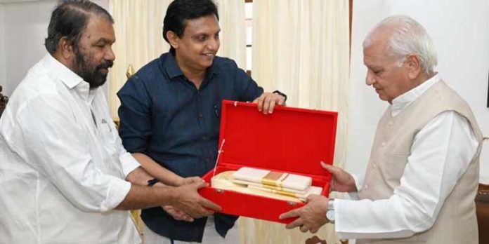 സര്ക്കാരിന്റെ ഓണാഘോഷ പരിപാടിക്ക് ഗവര്ണര്ക്ക് ക്ഷണം സര്ക്കാരിന്റെ ഓണാഘോഷ പരിപാടിക്ക് ഗവര്ണര്ക്ക് ക്ഷണം