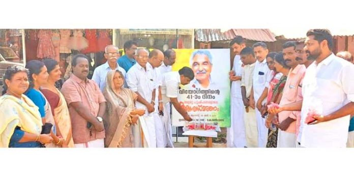 മലയാളികൾ ഉള്ള കാലത്തോളം ഉമ്മൻ ചാണ്ടി ജീവിക്കും ; എ സുരേഷ് കുമാർ മലയാളികൾ ഉള്ള കാലത്തോളം ഉമ്മൻ ചാണ്ടി ജീവിക്കും ; എ സുരേഷ് കുമാർ