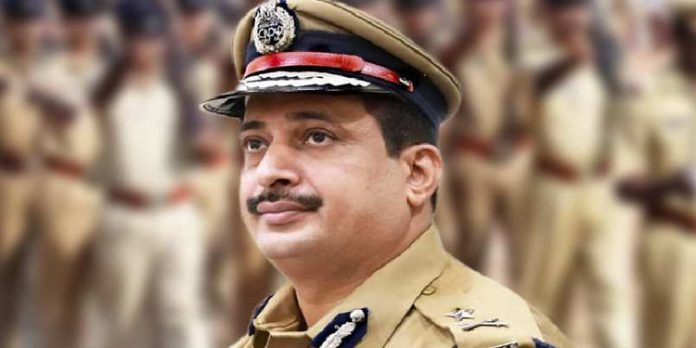 മുഖ്യമന്ത്രിയുടെ ഓഫീസിനെതിരായ ഹർജി തന്റെ അറിവോടെയല്ല ; പിന്വലിക്കുമെന്ന് ഐജി ലക്ഷ്മൺ മുഖ്യമന്ത്രിയുടെ ഓഫീസിനെതിരായ ഹർജി തന്റെ അറിവോടെയല്ല ; പിന്വലിക്കുമെന്ന് ഐജി ലക്ഷ്മൺ