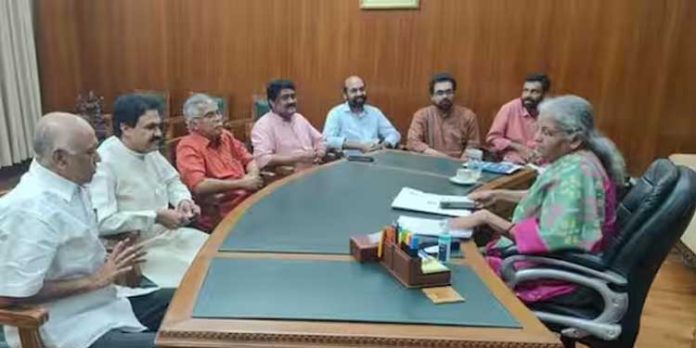കേരളത്തിന് കൂടുതല് സാമ്പത്തിക സഹായം അനുവദിക്കണമെന്ന് ആവശ്യപ്പെട്ട് ഇടത് എംപിമാര് കേരളത്തിന് കൂടുതല് സാമ്പത്തിക സഹായം അനുവദിക്കണമെന്ന് ആവശ്യപ്പെട്ട് ഇടത് എംപിമാര്