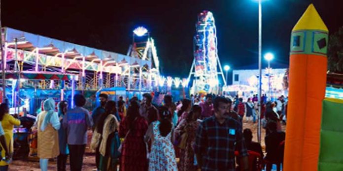 അടിച്ചുപൊളിക്കാൻ അമ്യൂസ്മെന്റ് പാർക്ക് അടിച്ചുപൊളിക്കാൻ അമ്യൂസ്മെന്റ് പാർക്ക്