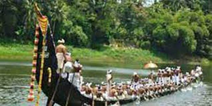 കാട്ടൂർകരയുടെ പുത്തൻ പള്ളിയോടം പമ്പയുടെ ഓളപ്പരപ്പില് നീരണിഞ്ഞു കാട്ടൂർകരയുടെ പുത്തൻ പള്ളിയോടം പമ്പയുടെ ഓളപ്പരപ്പില് നീരണിഞ്ഞു