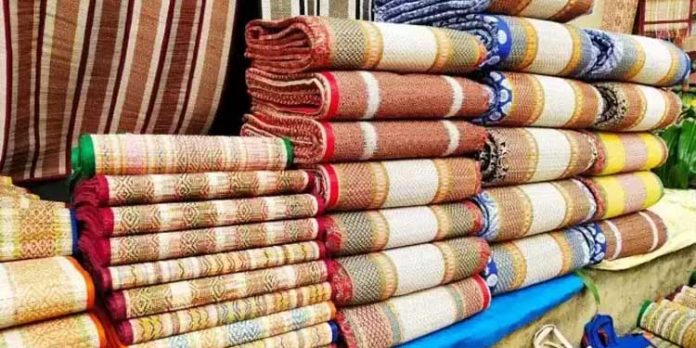 കൈത്തറി വസ്ത്രങ്ങള്ക്ക് 20 ശതമാനം റിബേറ്റ് കൈത്തറി വസ്ത്രങ്ങള്ക്ക് 20 ശതമാനം റിബേറ്റ്