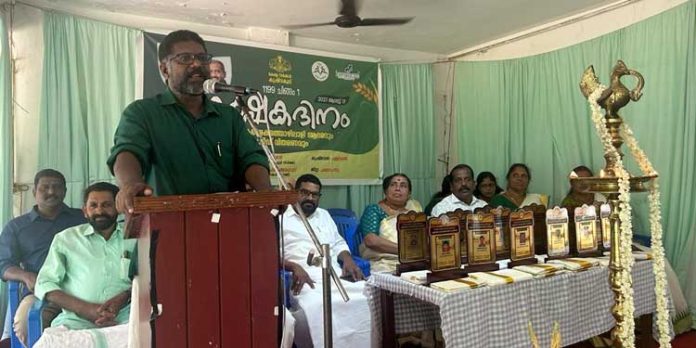 പള്ളിക്കല് പഞ്ചായത്തിൽ കര്ഷക ദിനാചരണം നടത്തി പള്ളിക്കല് പഞ്ചായത്തിൽ കര്ഷക ദിനാചരണം നടത്തി