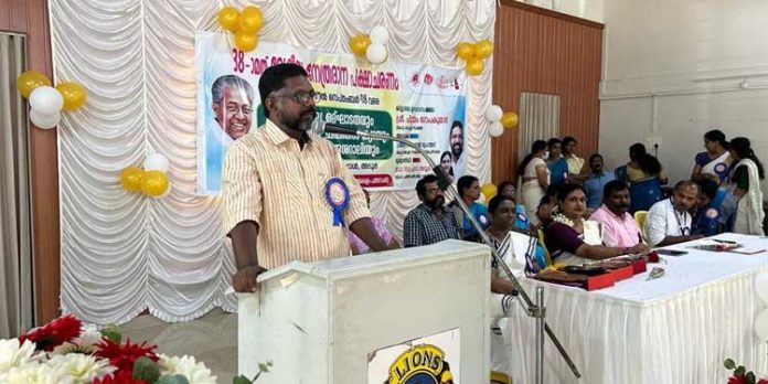 നേത്രദാനത്തിലൂടെ മറ്റുള്ളവരുടെ കണ്ണുകളില് പ്രകാശം പരക്കും : ഡെപ്യൂട്ടി സ്പീക്കര് നേത്രദാനത്തിലൂടെ മറ്റുള്ളവരുടെ കണ്ണുകളില് പ്രകാശം പരക്കും : ഡെപ്യൂട്ടി സ്പീക്കര്